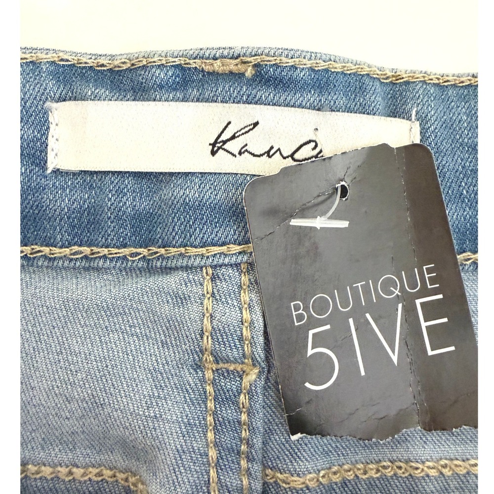 Kancan Estilo Distressed Denim Shorts Women's Small Light Wash Frayed Hem NWT - Picture 3 of 4